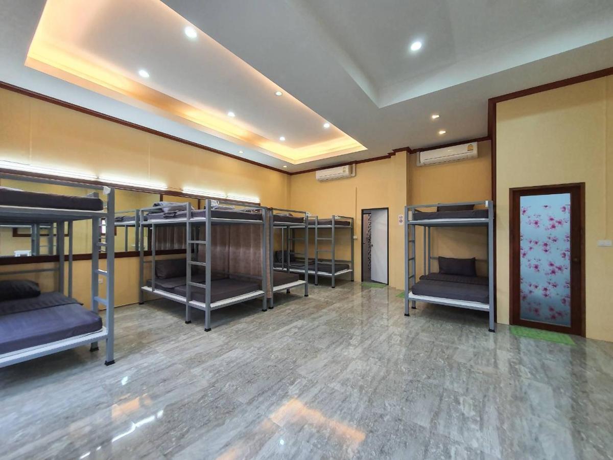 We Hostel Khaolak Khao Lak Dış mekan fotoğraf