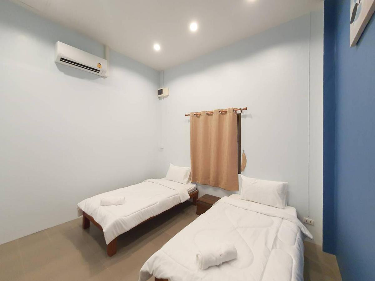 We Hostel Khaolak Khao Lak Dış mekan fotoğraf