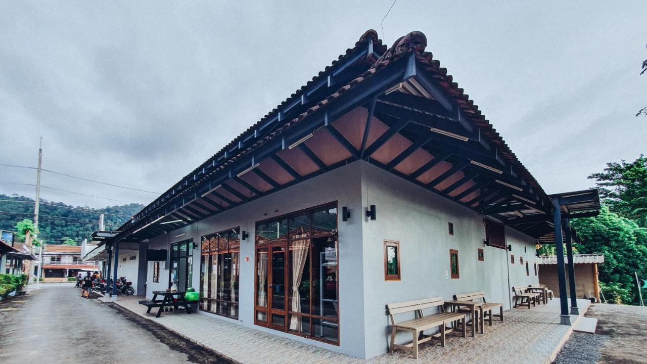 We Hostel Khaolak Khao Lak Dış mekan fotoğraf