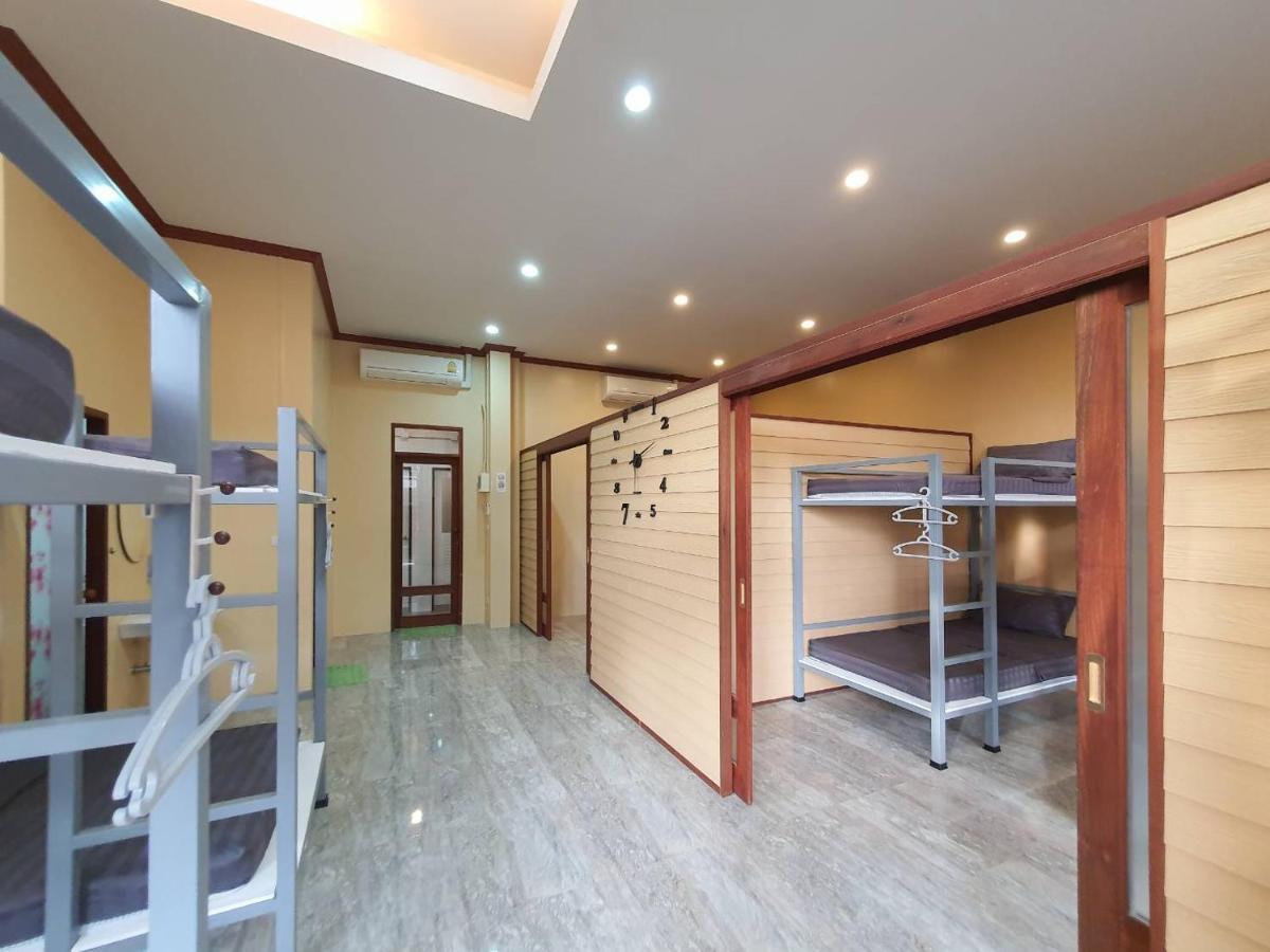 We Hostel Khaolak Khao Lak Dış mekan fotoğraf